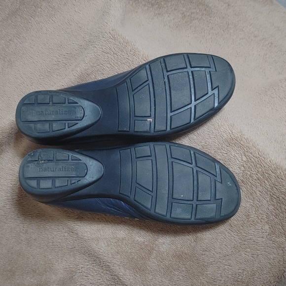 Women's Naturalizer Flexible Flat shoes 7M - Picture 3 of 4